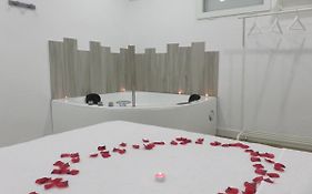 Afrodita. Magnifica Casa Con Banera De Hidromasaje